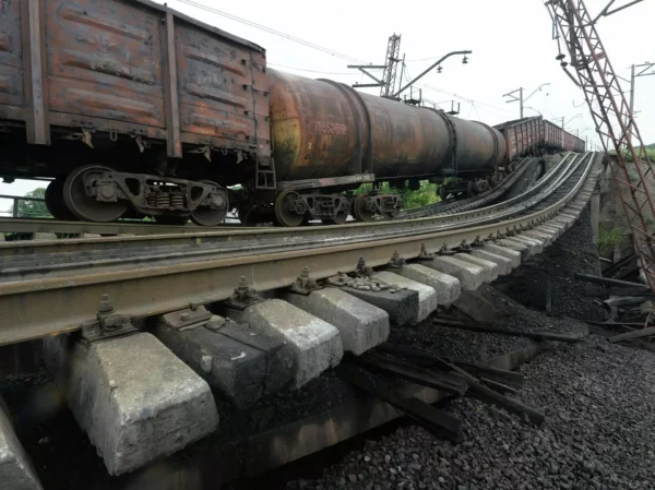 ↩️ Число погибших при столкновении поездов в Индии превысило 120, сообщило индийск…